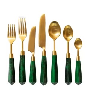 Juego de Cubiertos de Latón Premium con Acabado Dorado y Mango Plateado, Utensilios de Comedor de Lujo, Colección de Vajilla para Hotel y Restaurante - Product Image 3