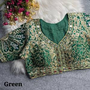Blouse prête-à-porter entièrement cousue en soie italienne avec fusion de tricot, ornée de sequins et de broderies miroir, par le créateur Zari. - Product Image 3
