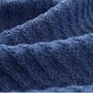Termal aşınma için 1/28nm sayısı mavi boyalı dokulu 60% ile % 40% geri dönüşümlü Polyester ve %  savlo viskon karışımlı fonksiyonel iplik - Product Image 3