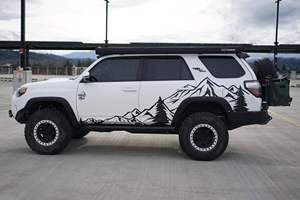 HEY-รถยนต์มือสองปี 2021 4-Runner TRD Off-Road Premium 4x4 เครื่องยนต์ 4.0 ลิตร V6 พลังขับเคลื่อน 4 ล้อ ปรับแต่งอย่างมาก เคยเป็นของเจ้าของชาวตะวันตก - Product Image 4