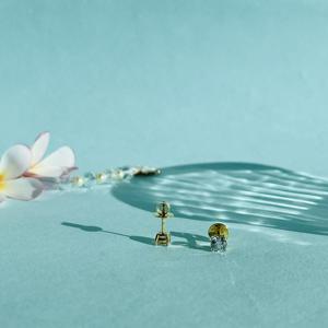 Pendientes de Oro Sólido de 14K con Diamante Natural Certificado por GIA, Corte Brillante Redondo de 0.5 Quilates - Product Image 4