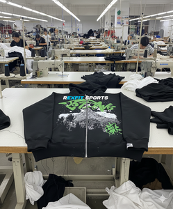 Sudaderas con capucha y cremallera de alta calidad, personalizadas con logotipo serigrafiado, estilo streetwear, de gran tamaño, de fabricante, con corte y costura, las más vendidas. - Product Image 1