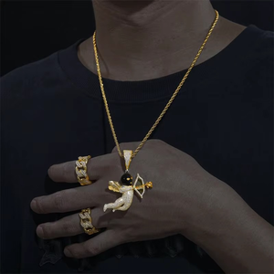 Collar de Plata de Ley 925 Chapado en Oro con Colgante de Ángel Cupido y Flecha de Eros con Máscara Negra, con Diamante Moissanite VVS1 Color D - Product Image 3