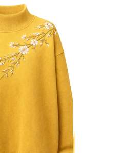 เสื้อสเวตเชิ้ตคอเต่าสีเหลืองมัสตาร์ดสำหรับผู้หญิง ปักลายดอกไม้ แขนยาว สวมใส่สบายในฤดูหนาว ผ้าคอตตอนผสมเนื้อนุ่ม เสื้อผู้หญิง - Product Image 3