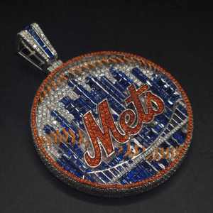 Colgante Redondo Personalizado con Forma de Béisbol, Joyería de Moissanita, Plata 925 Chapada en Oro, Colgante con Incrustaciones para Hombre y Mujer - Product Image 1