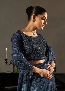 Sari de luxe en crêpe de soie pur, motif dessiné à la main, sans plis, tenue de soirée de créateur avec chemisier, vêtement traditionnel indien - Product Image 3