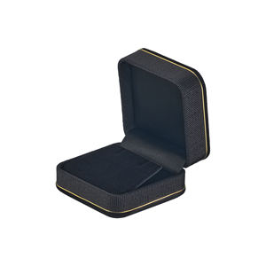 Caja de Joyería Rectangular de Terciopelo Negro Japonés de Doble Uso para Pendientes y Colgantes con Diseño Compacto 70x70x42mm - Product Image 1