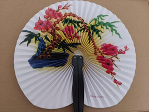 Sublimez chaque occasion avec des éventails en bambou vietnamiens tissés à la main, conçus pour les cadeaux de luxe, la décoration d'événements et les marchés de gros. - Product Image 3