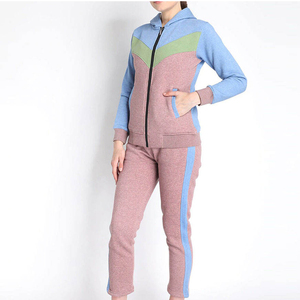 Survêtement bicolore personnalisé pour femme – Vêtements de sport ajustés en gros, tenue de jogging et d'entraînement athlétique brodée sur mesure pour femme - Product Image 4