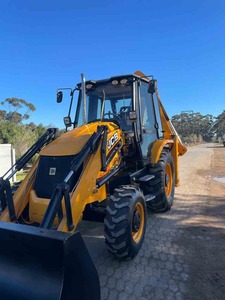 รถตักล้อยาง JCB 3CX มือสองพร้อมขายส่ง มีสินค้าในสต็อก - Product Image 2