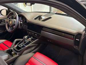 Este es el Cayenne Coupe Turbo GT 4dr AWD 2023 con título limpio - Product Image 4
