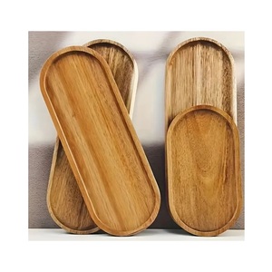 Plateau en bois raffiné pour l'accueil à domicile, conçu pour favoriser des présentations culinaires élégantes et des rassemblements confortables - Product Image 1