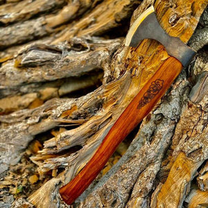 Hache Viking du Patrimoine Nordique, Fabriquée à la Main, Manche en Bois, Lame en Acier Carbone, Utilisation en Plein Air, Outil de Survie, Camping, Traditionnelle - Product Image 1