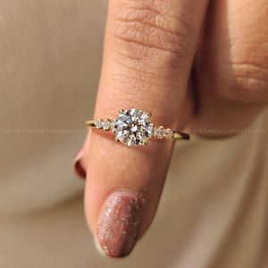 Anillo de Diamantes de Corte Redondo de 0.50 a 2.00 CT, Color E, Claridad VS, Diseño de Siete Piedras, Plata de Ley 925, Joyería Fina para Novia, Aniversario, Mujer - Product Image 6