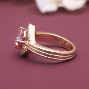 Bague en saphir rose taille coussin, or jaune/blanc et rose 18 carats, avec halo de diamants, pour femme, fiançailles, mariage, joaillerie fine - Product Image 5