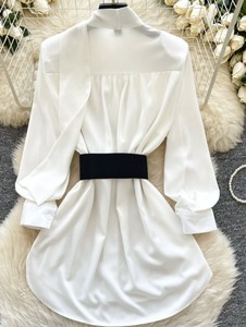 Blusa Elegante de Satén Blanco para Mujer, Manga Larga, Cuello Camisero, Cierre de Botones, Corte Regular, Color Sólido, Tejido para Todas las Temporadas - Product Image 2