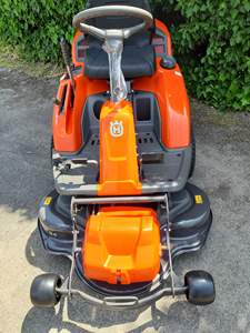 Cortadora de Césped Husqvarna Rider R214C de Montaje Frontal, Tractor de Jardín Compacto, Máquina de Corte de Alto Rendimiento para Jardinería - Product Image 4