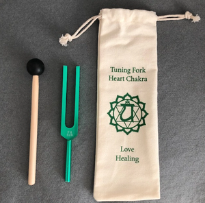 Juego de 3 diapasones en caja de regalo para reparación del ADN, 528 Hz, 639 Hz y 741 Hz, para Chakra Cardíaco, Garganta y Tercer Ojo - Product Image 3