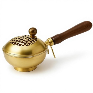 Quemador de incienso religioso de latón con mango de madera y tapa de parrilla |   Quemador de Loban Dhoop Ecológico Hecho a Mano |   Fragancia Decorativa para el Hogar - Product Image 1