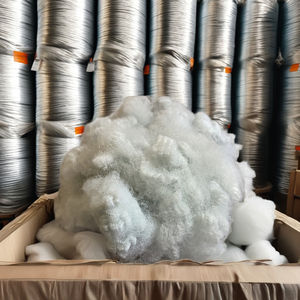 Fibre de polyester en copeaux 15D SD, solide, de qualité A, blanche, PSF, fibre recyclée GRS, 100 % fibre PET, matière pour la fabrication de tapis et de matelas - Product Image 1