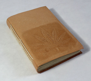 Cuaderno de Cuero Genuino de Cabra TC de Color Natural para Negocios, con Cubierta con Grabado de Hoja de Cáñamo, en Oferta Diaria, Semanal y Mensual - Product Image 2