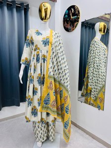 ชุดสัลวาร์ดีไซน์เนอร์อินเดีย-ปากีสถาน ยี่ห้อมาสลิน พร้อมงานปักดิ้นหลากสี  พร้อมเสื้อคุर्ติสีขาว เหมาะสำหรับงานปาร์ตี้ งานแต่งงาน หรือใส่ลำลอง ชุดสัลวาร์บูติก - Product Image 6