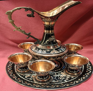 Service à thé moderne en porcelaine noire et or avec décor floral doré pour une pause thé royale. Cours disponible à prix de gros. - Product Image 3