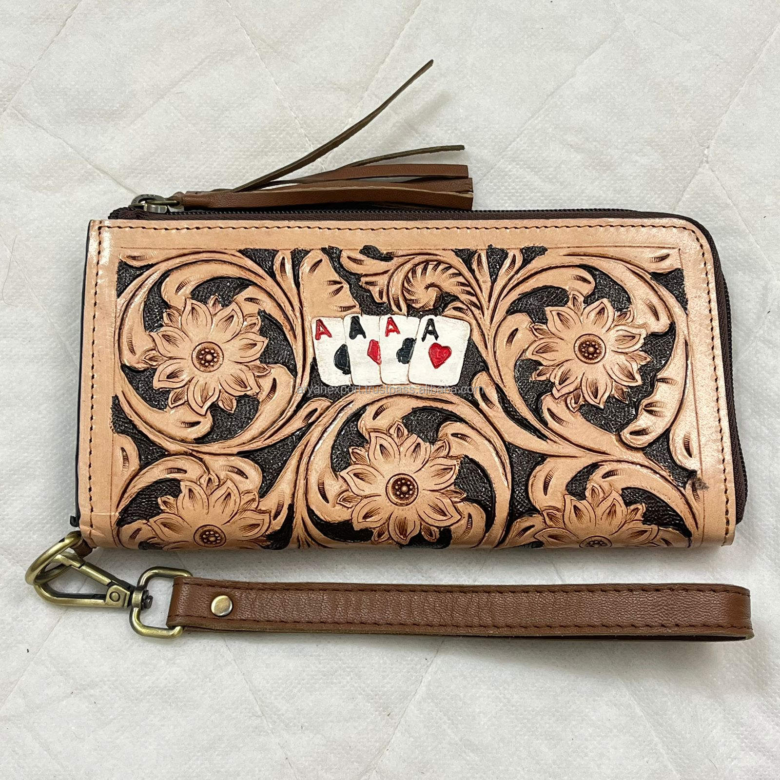 สีน้ำตาล