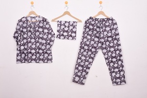 Conjunto de Pijama Romántico para Mujer, Estampado a Mano, Manga Larga, Conjunto de Dormir de Tres Piezas - Product Image 1