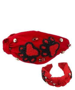 Bandeau en tissu rouge avec motif cœur perlé, fait main, style doux pour la Saint-Valentin, accessoire pour cheveux - Product Image 1