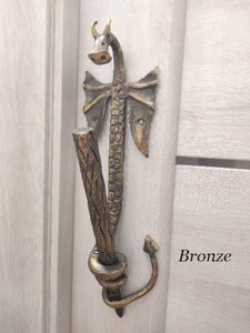 Poignée de porte en fer forgé à la main en forme de dragon, avec détails sculptés, finition galvanisée résistante à la rouille, pour portails - Product Image 5