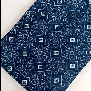 Tissu imprimé à la main pour table, en coton à fibres longues, imprimé à la main, alternative au block print indien - Product Image 1