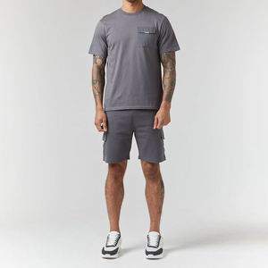 Ensemble t-shirt et short gris pour homme, style poche, tissu léger et respirant, tenue de sport décontractée d'été en deux pièces - Product Image 6