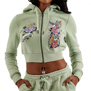 Sudadera con Capucha para Mujer, Estilo Urbano, Mezcla de Algodón Grueso Premium, Corte Corto y Amplio, Logotipo Personalizado con Serigrafía, 350GSM - Product Image 6