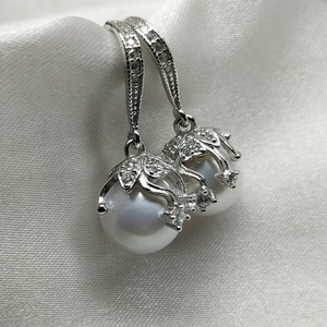 Pendientes de Plata 925 con Perlas de Agua Dulce Blancas Redondas de 11-12 mm, Diseño Básico Impecable con Ganchos para las Orejas - Product Image 1