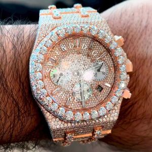Splendid Gift Jewelry Montre à quartz analogique pour homme avec strass, boîtier rond, chronographe en cristal de saphir, luxe, 45 mm - Product Image 1