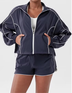 Nueva Chaqueta Deportiva para Mujer con Protección Solar, Cuello Corto, Cierre Frontal, Hombros Caídos y Ribete Elástico - Product Image 1