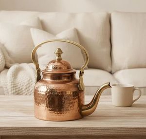 Bouilloire à thé traditionnelle en cuivre, fabriquée à la main, avec une finition élégante, un couvercle robuste et une poignée confortable résistante à la chaleur - Product Image 4
