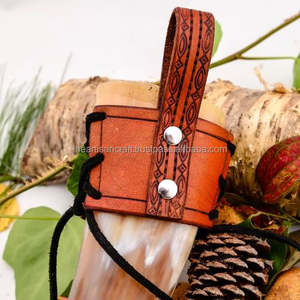 Corne à boire authentique pour les cérémonies et la décoration d'inspiration médiévale et viking Corne à boire artisanale - Product Image 5