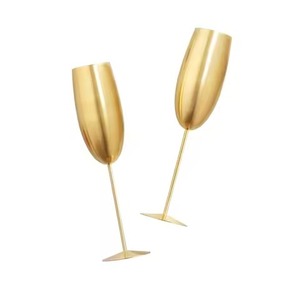 Gobelet à vin en métal d'inspiration classique, calice gravé avec des motifs complexes, élégante coupe à boire, vaisselle de bar décorative, accent de mariage - Product Image 5