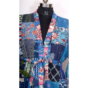 Robe kimono vintage en soie bleu marine Kantha, peignoir recyclé pour femme, veste patchwork, cadeau pour femme - Product Image 4