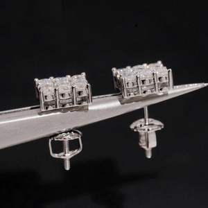 Boucles d'oreilles clous en moissanite et diamants en or blanc, bijoux de luxe hip-hop - Product Image 4