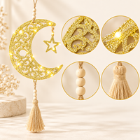 Kleine Batteriebetriebene LED Gold Glitzer Filigrane Halbmond-Lampe mit Holzperlen-Quaste für Ramadan Heim-Wanddekoration