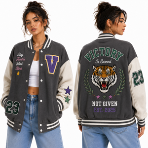 Veste varsity pour femme, style streetwear, avec patchs brodés, contraste de couleurs, épaules tombantes, coupe ample, design tendance - Product Image 1