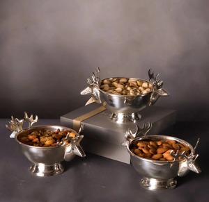 Cuenco de Pedestal de Metal Plateado de Lujo con Asas de Cabeza de Ciervo, Centro de Mesa Ecológico para Fiestas y Decoración Rústica de Cabaña - Product Image 5