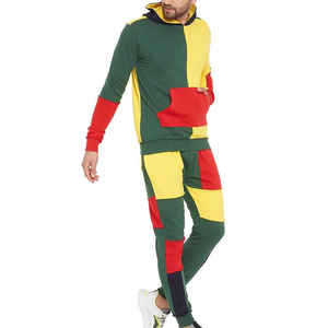 Conjunto Deportivo de Dos Piezas para Hombre, Sudadera con Parches y Pantalones Deportivos Básicos con Logotipo Personalizado, Color Sólido, Estilo Urbano - Product Image 2