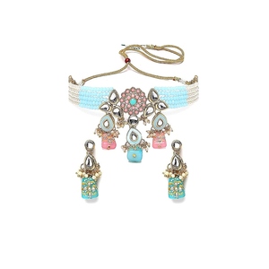 Ensemble collier et boucles d'oreilles en alliage plaqué or avec zircon et perles, bijoux ethniques de mariage pour femmes, design floral - Product Image 1