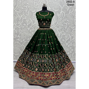 Collections de velours de vêtements de mariée indiens pour la mariée avec le travail de Zarkhan par Fabzone - Product Image 1