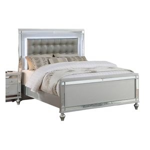 Bellissimo Letto King Size in Ecopelle Trapuntata Argento con Luci LED, 1 Pannello per Camera da Letto, Letti Imbottiti - Product Image 2