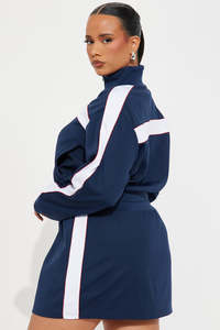 Ensemble sweat à capuche court zippé bleu marine et short pour femme, manches longues, taille élastique, tenue sportive décontractée deux pièces, streetwear - Product Image 2
